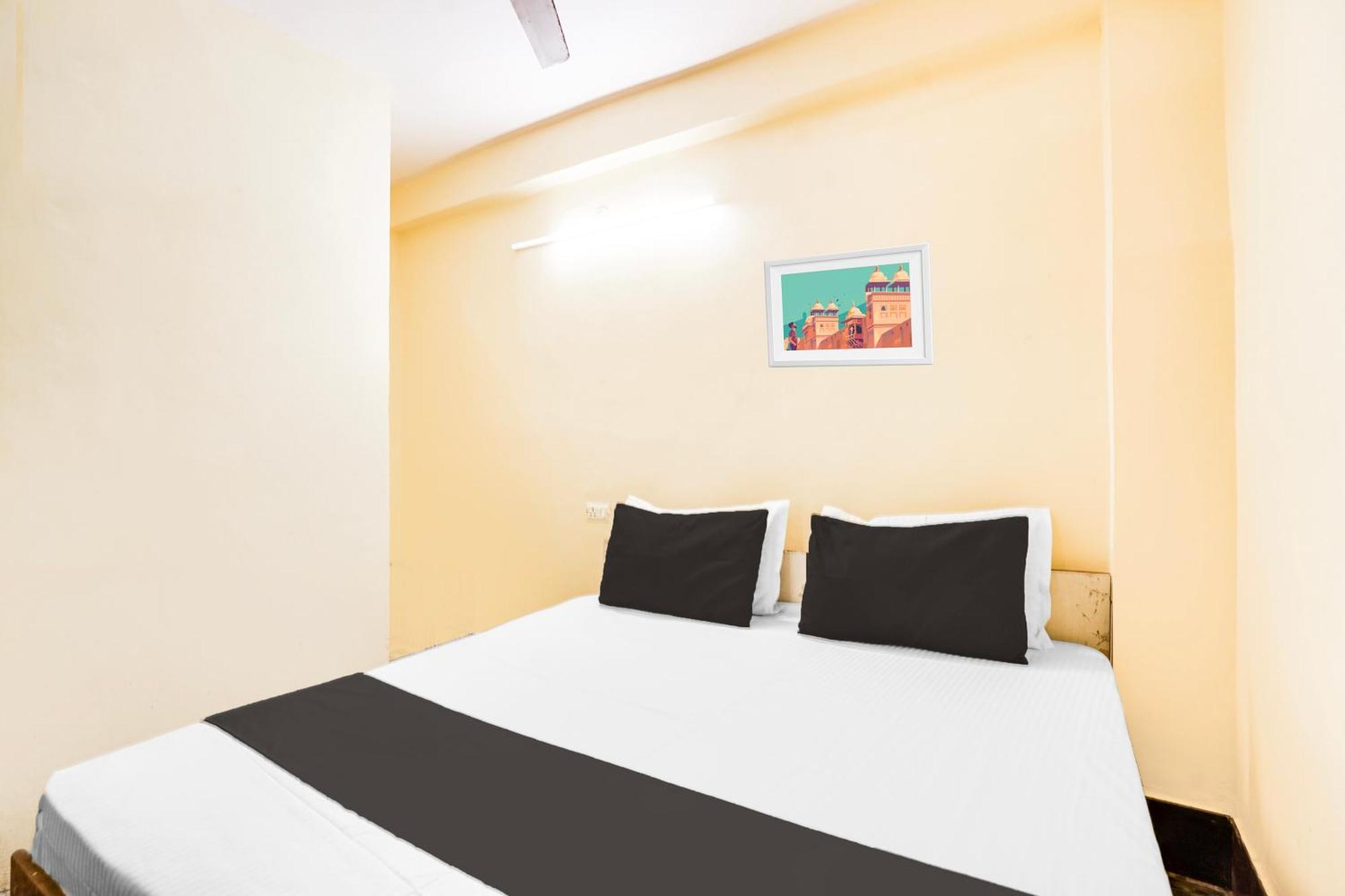 Hotel Spot On Tejasvi Noida Esterno foto