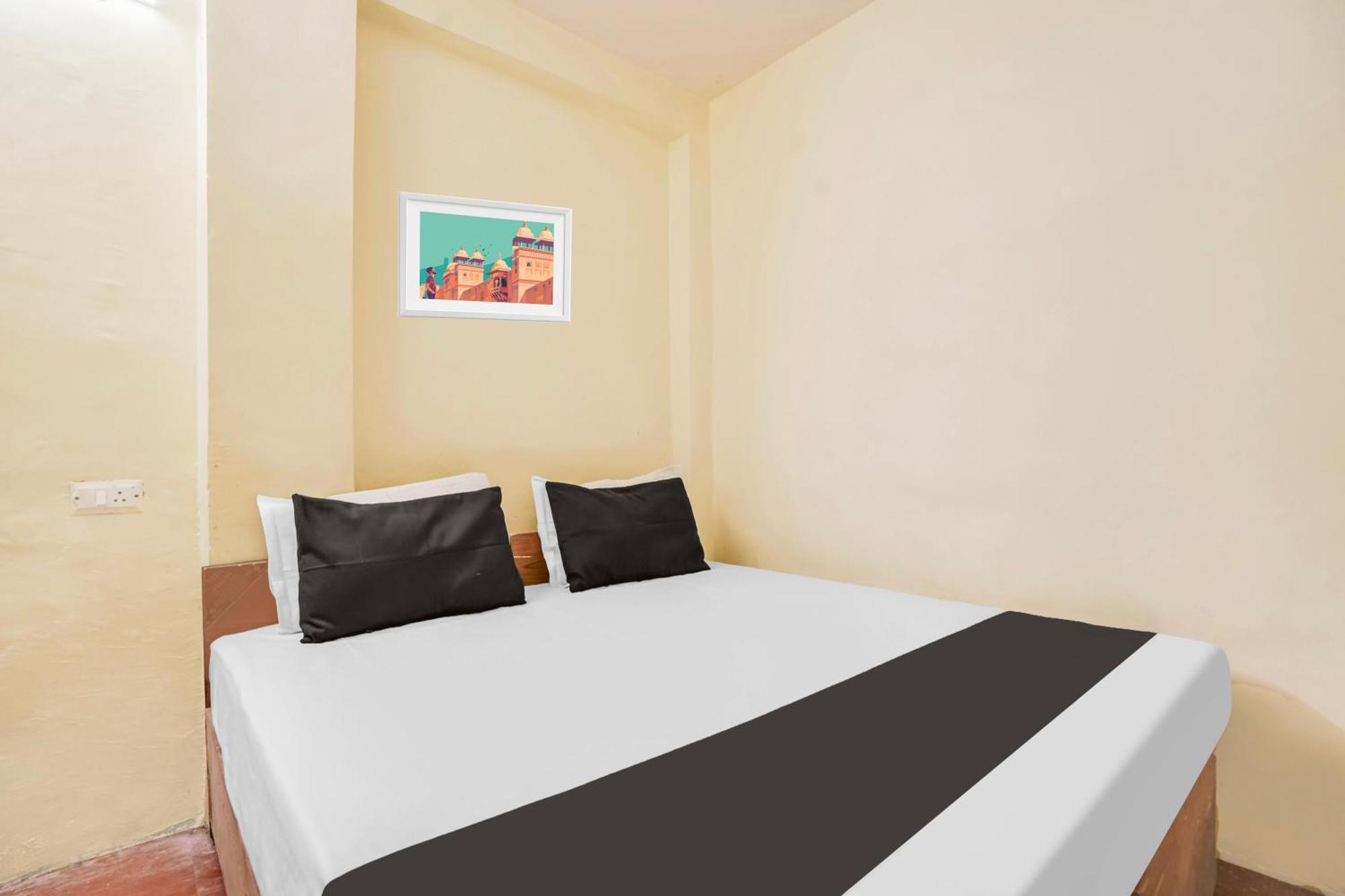 Hotel Spot On Tejasvi Noida Esterno foto